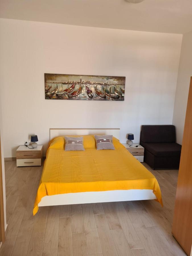 Guest House Jelsa Елса Экстерьер фото