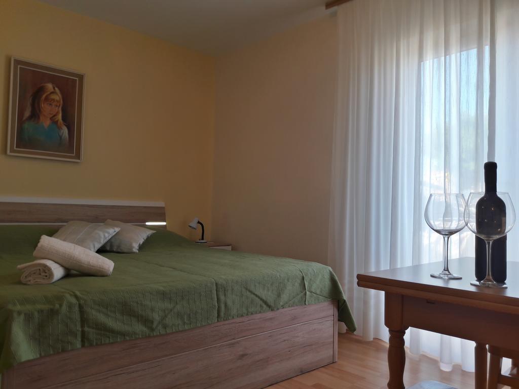 Guest House Jelsa Елса Номер фото