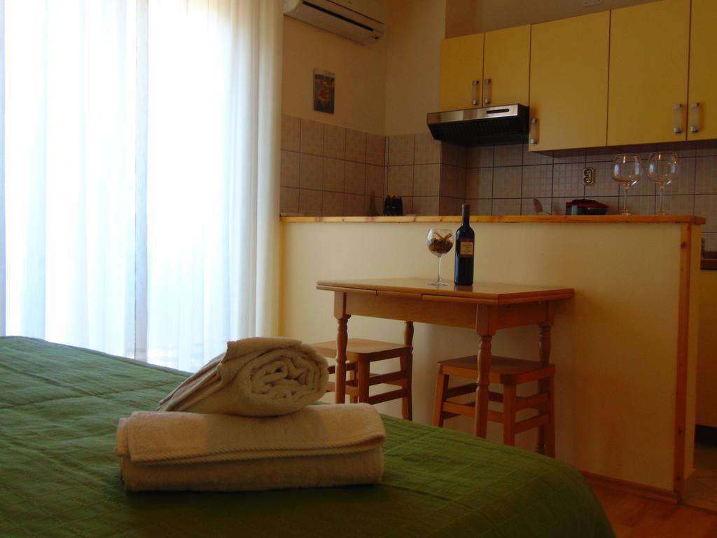 Guest House Jelsa Елса Экстерьер фото