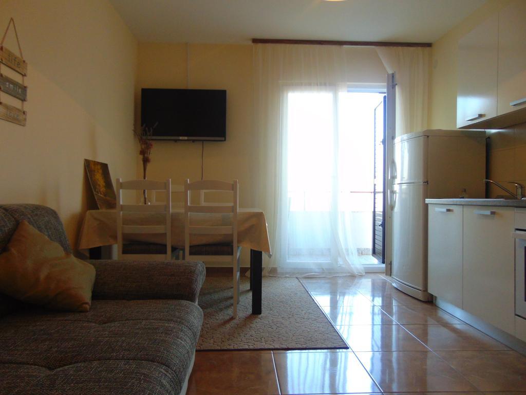 Guest House Jelsa Елса Экстерьер фото